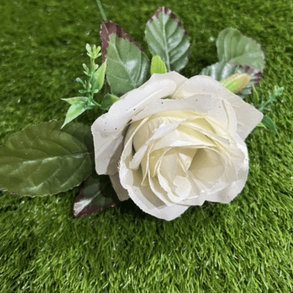 Ivory deluxe rose with leaves